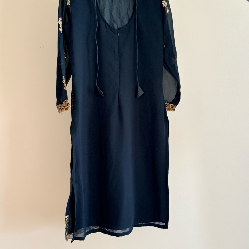 Elegant Emerald and Gold Embroidered Kurta and Pant - Picture 13 of 16